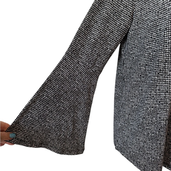 NWT  MICHEAL KORS TOP   NECKLINE DETAIL FLUTED SLEEVES SMALL   #G - Picture 2 of 11